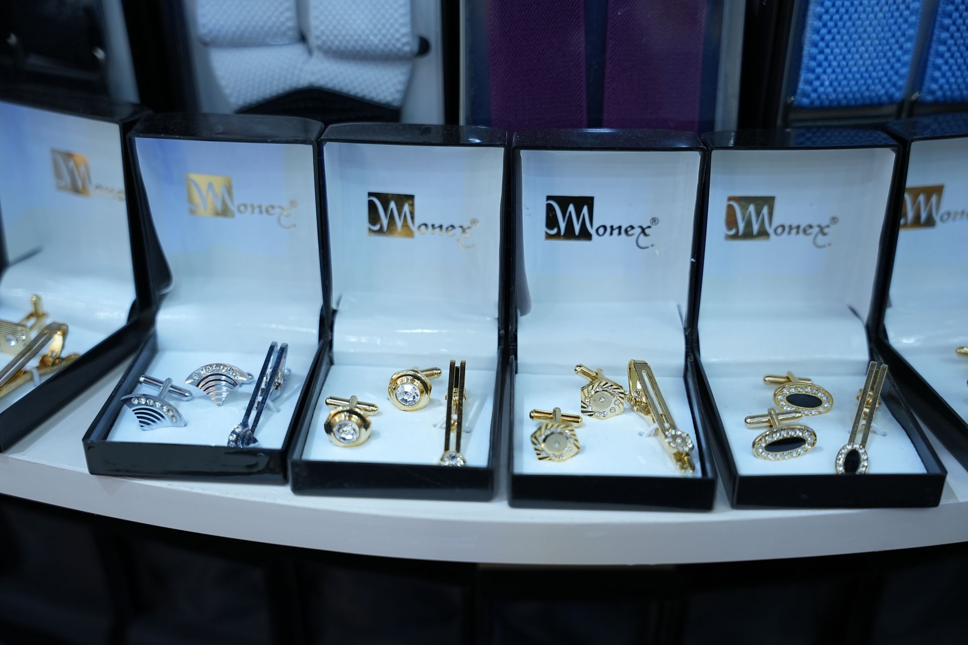 Tawar Mall showroom, photo 11